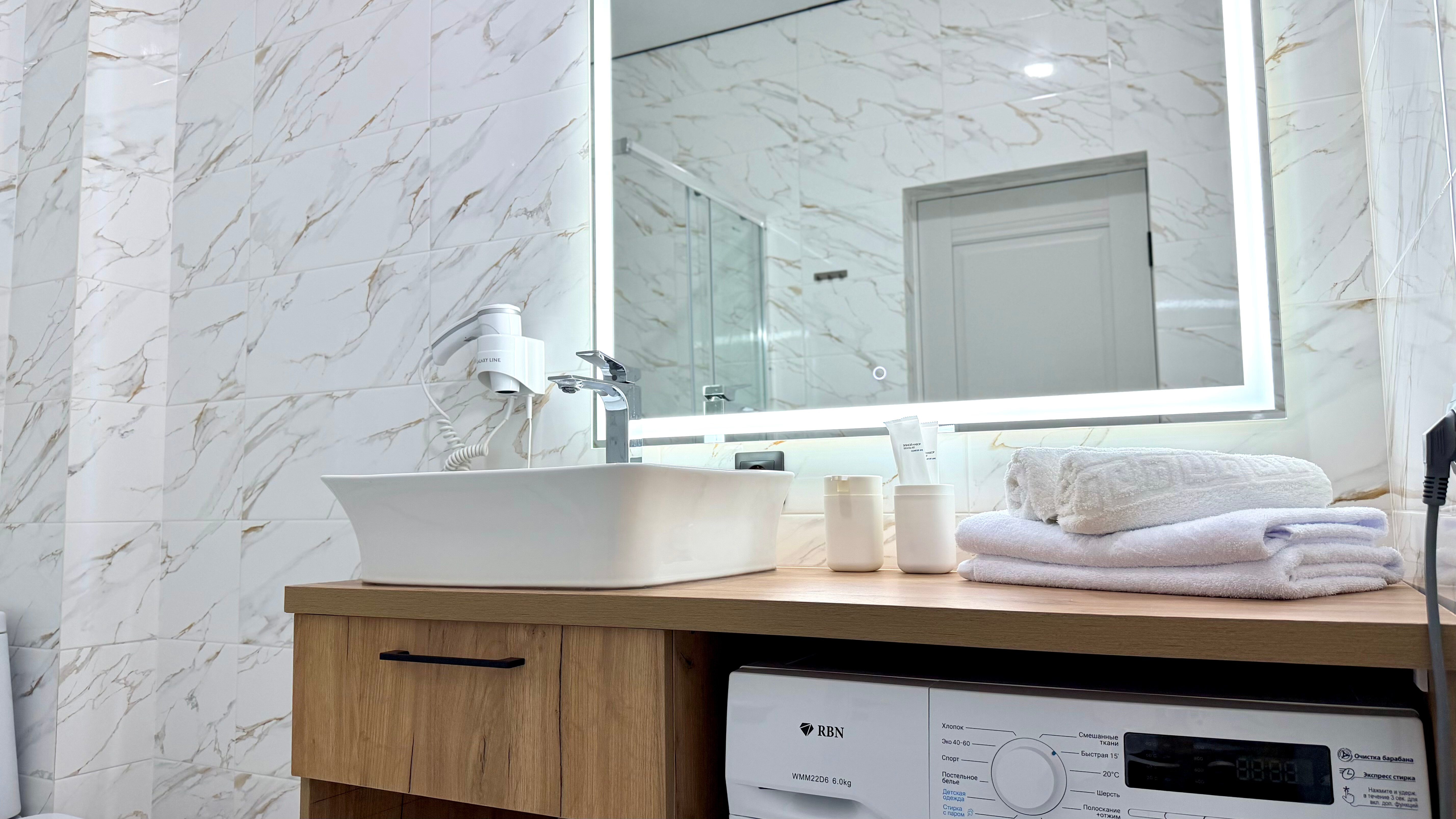 Апартаменты двухкомнатные с террасой и видом на горы