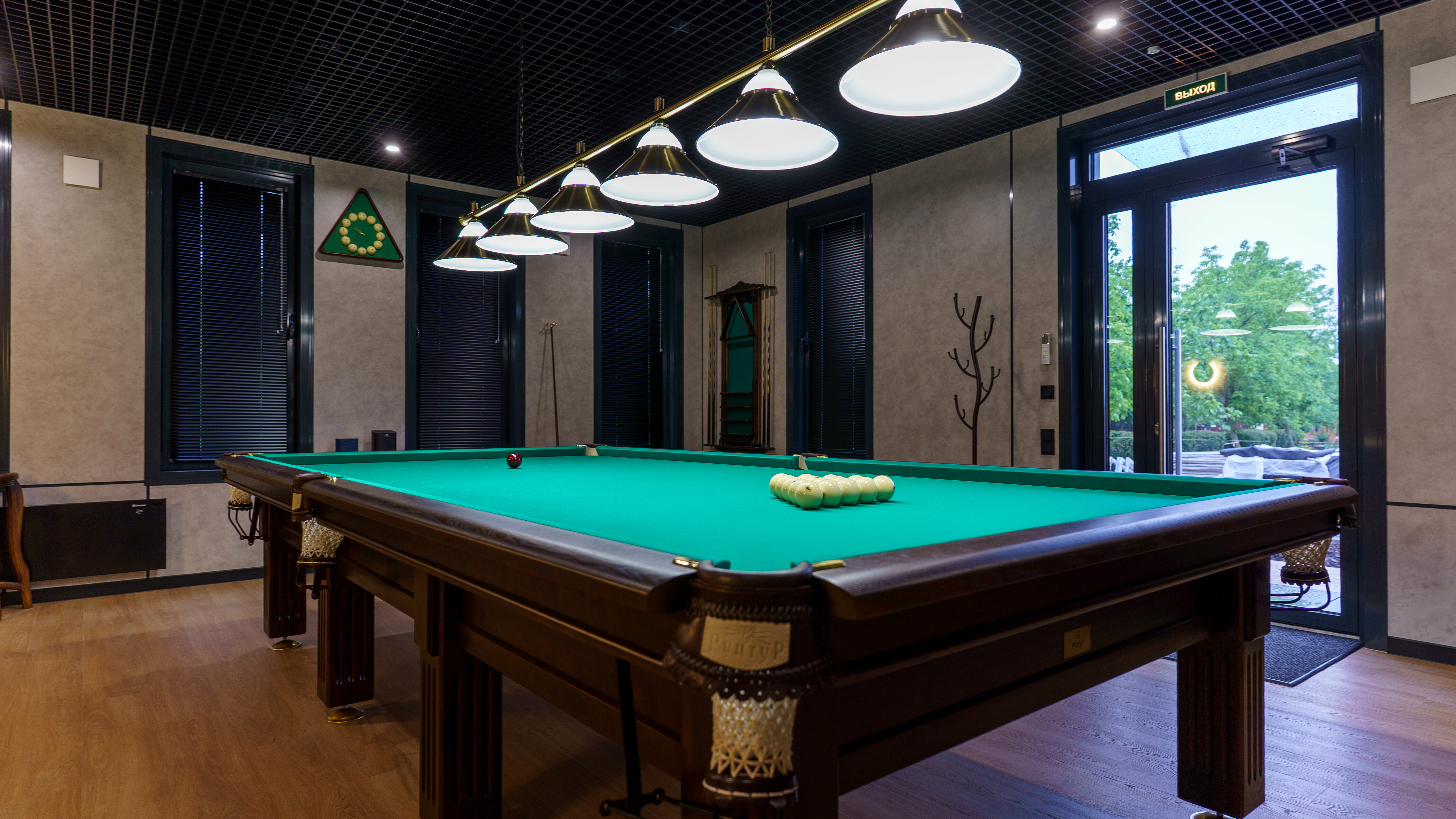 VIP номер на обособленной территории в парковой зоне у реки