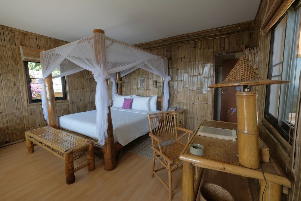 Family Room, 2 Bedrooms