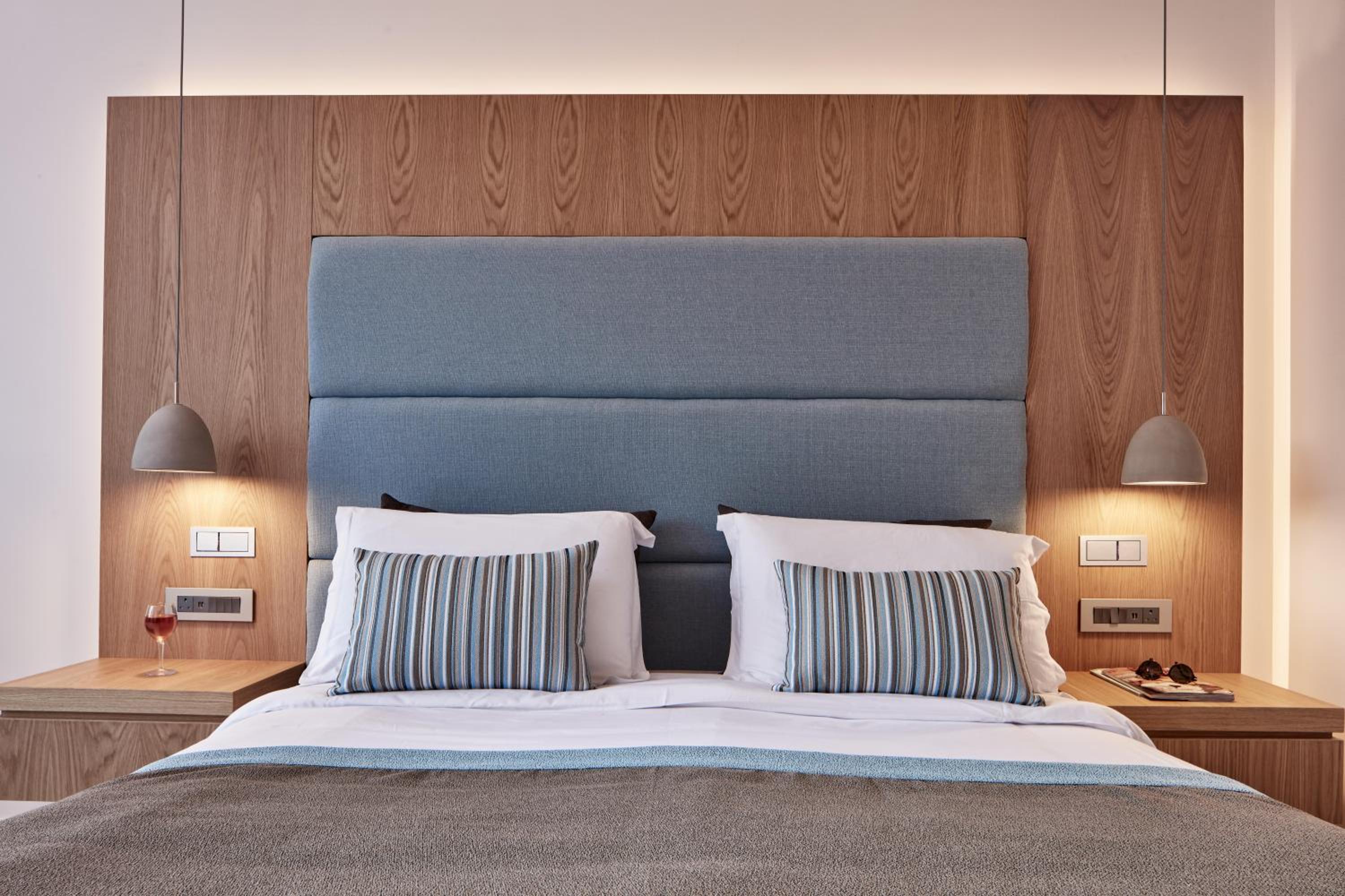 Superior Room Swim Up Inland View