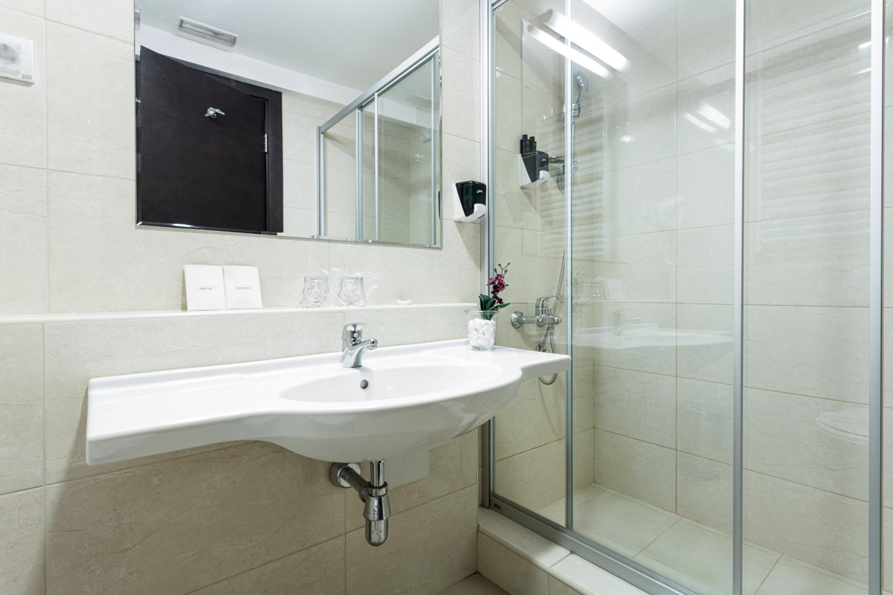 Economy Twin Room
