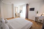 Comfort Double Room with Balcony -  Radmilovica Street 39 в Divota Apartment Hotel