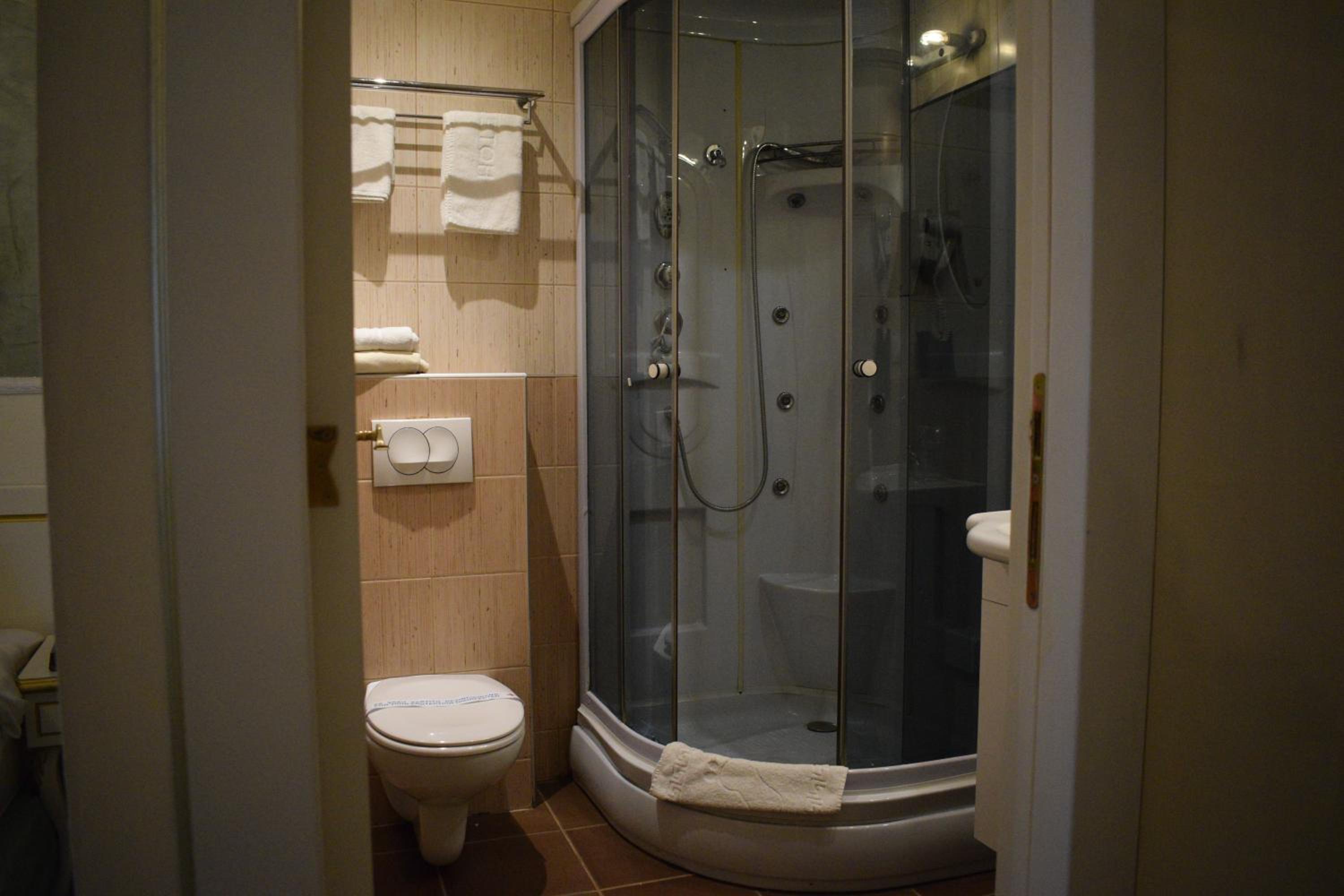 Queen's Suite