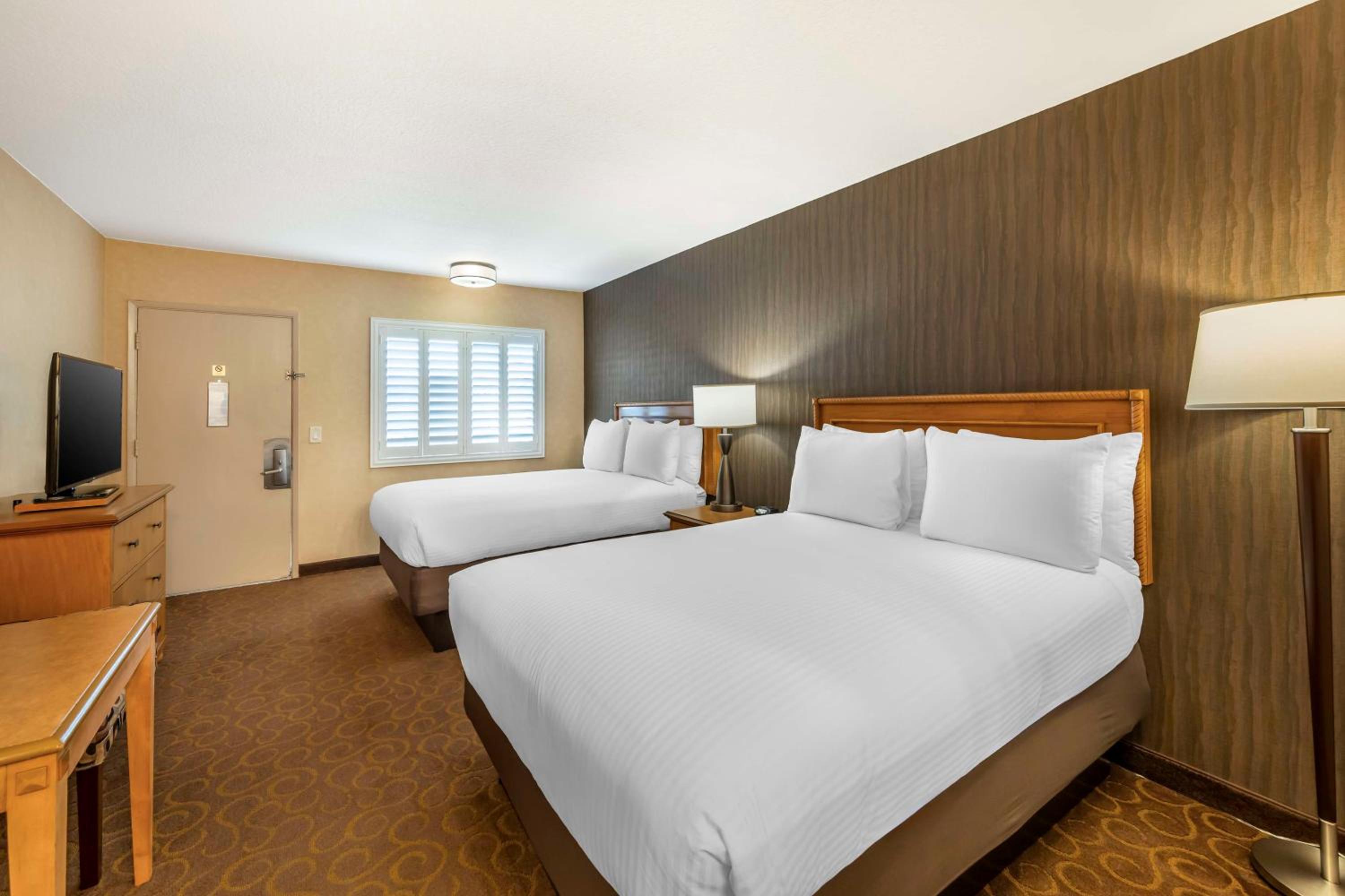 Queen Room with Two Queen Beds - Non-Smoking