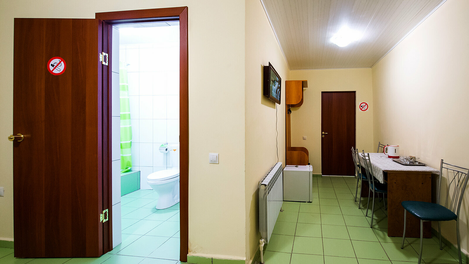 Четырехместный номер с ванной комнатой