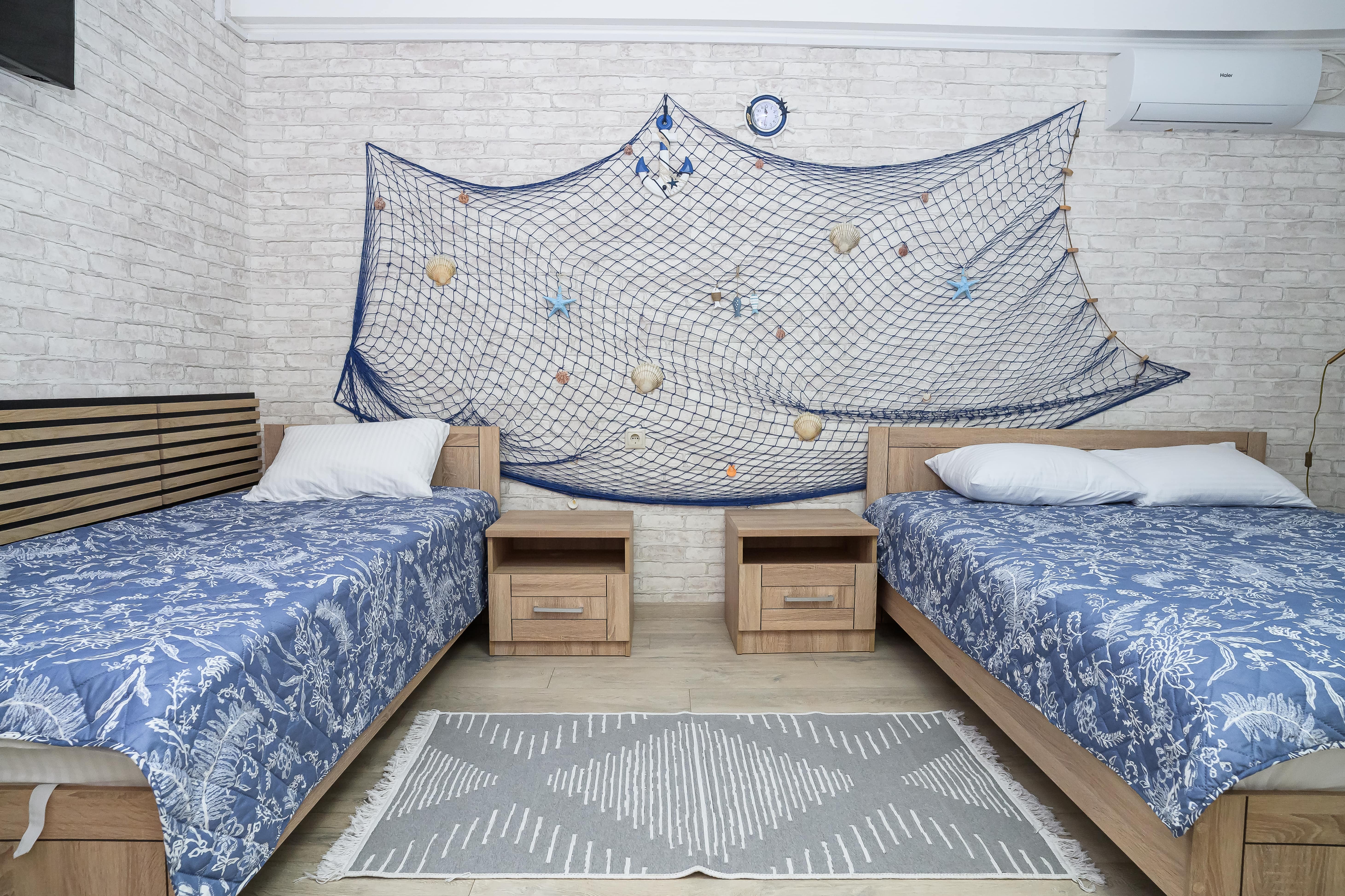 Трехместный номер «Комфорт» с душем