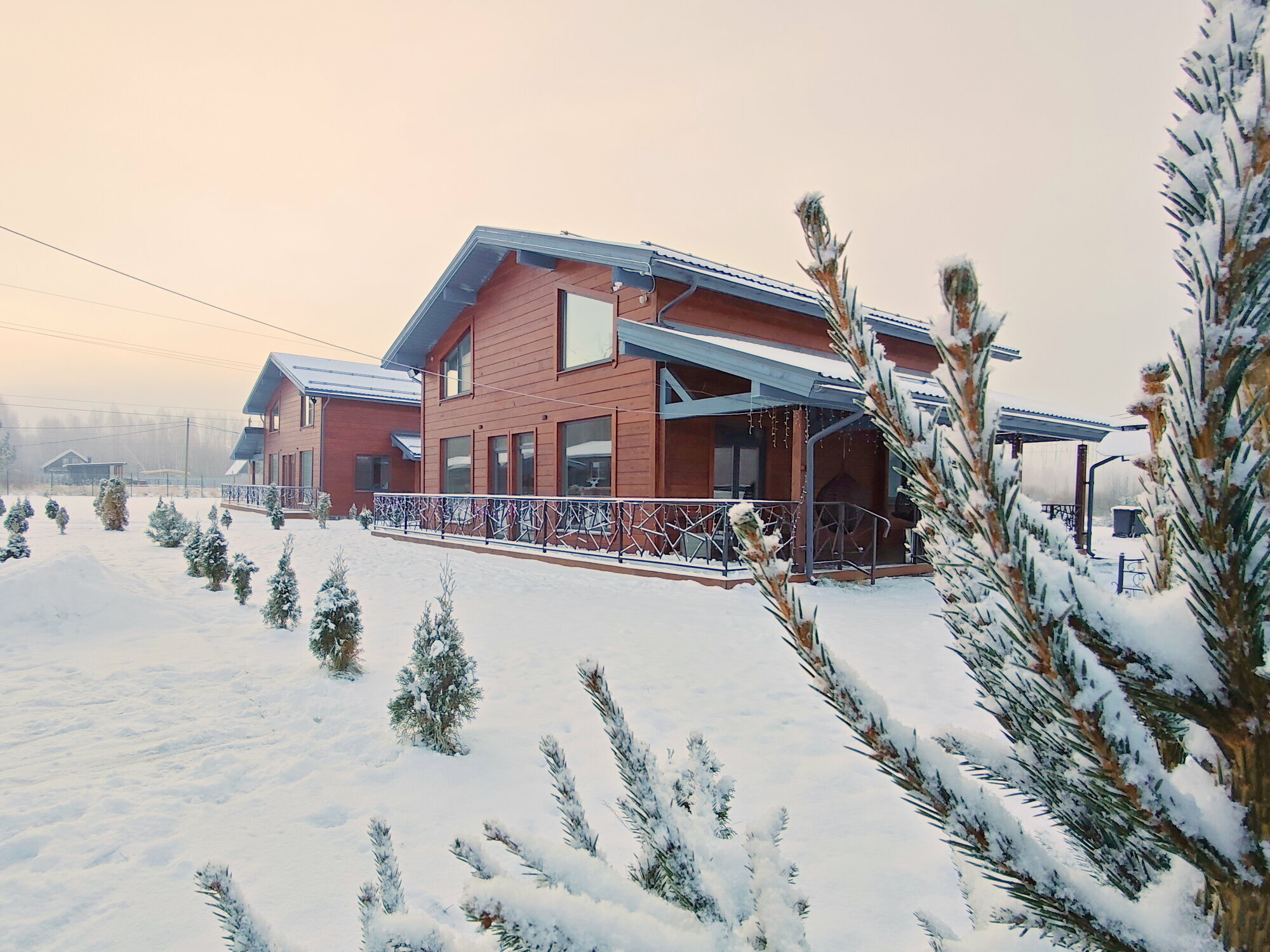 Коттедж с балконом