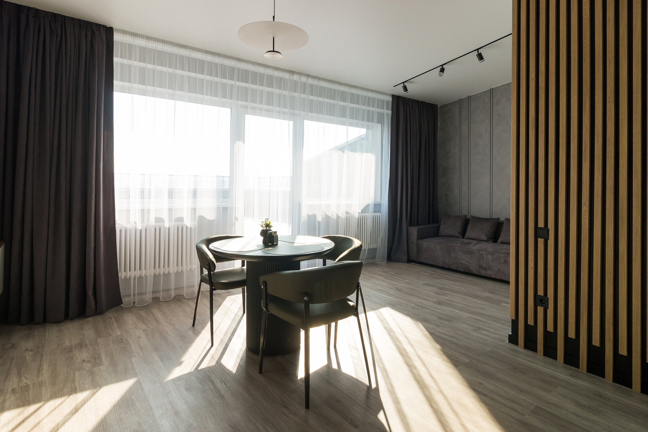 Люкс с кроватью размера «king-size» и балконом