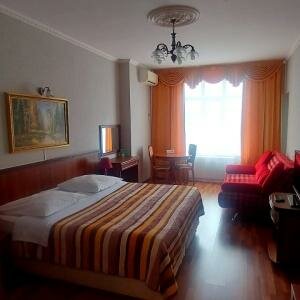 Стандарт первой категории с дополнительным диваном, увеличенное помещение