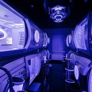 Односпальная капсула в блоке для мужчин и женщин