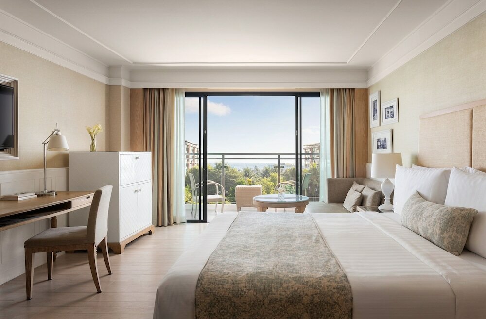 Deluxe Room, 1 King Bed (Ocean Facing)