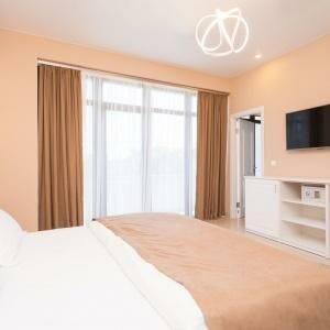 Джуниор Люкс