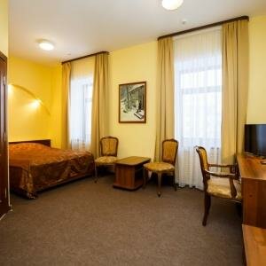 ДВУХМЕСТНЫЙ НОМЕР С ДВУСПАЛЬНОЙ КРОВАТЬЮ