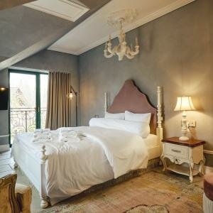 Junior Suite (возможен мансардный номер)