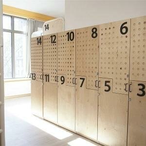 КРОВАТЬ В ОБЩЕМ НОМЕРЕ ДЛЯ ЖЕНЩИН С 14 КРОВАТЯМИ