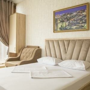 "Джуниор сюит с панорамным видом" для 2-х взр. и ребенка до 12 лет (Кровать queen-size+кресло-кровать для ребенка)