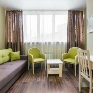 Однокомнатный номер бизнес-класса с гостиной-спальней и кухней