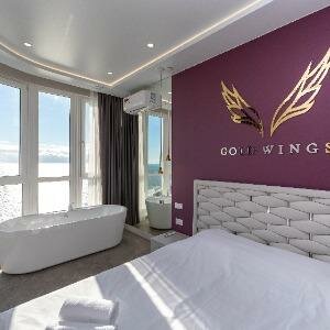 Апартаменты с боковым или с прямым видом на море (2 комнаты)