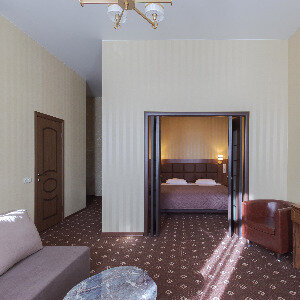 Двухкомнатный номер с ванной и балконом