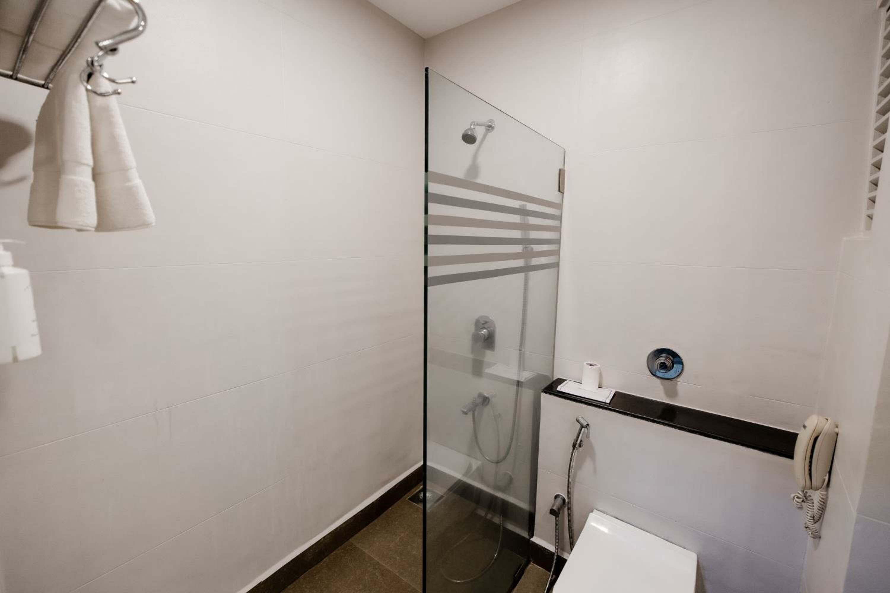 Deluxe Garden View room with Balcony