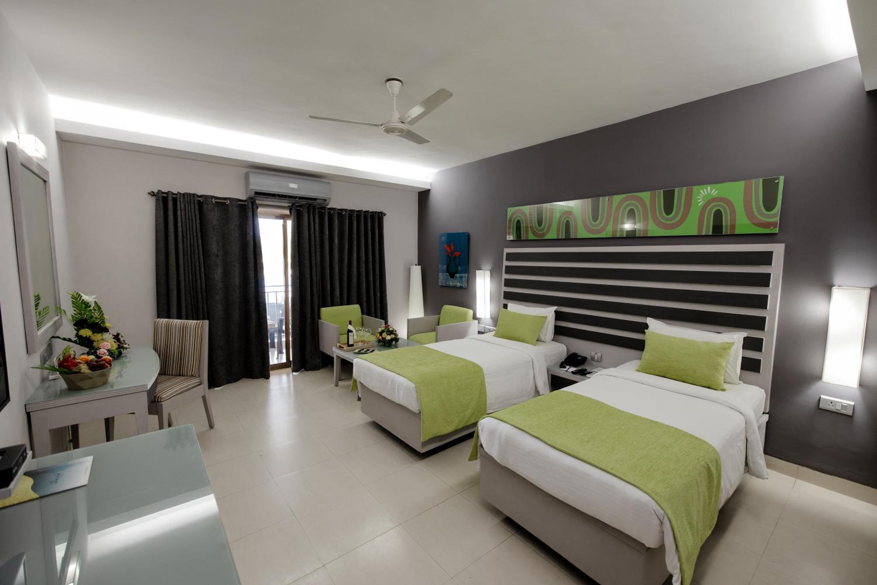 Deluxe Garden View room with Balcony