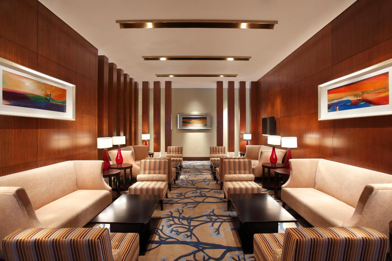 One-Bedroom Presidential King Suite - Club Lounge Access