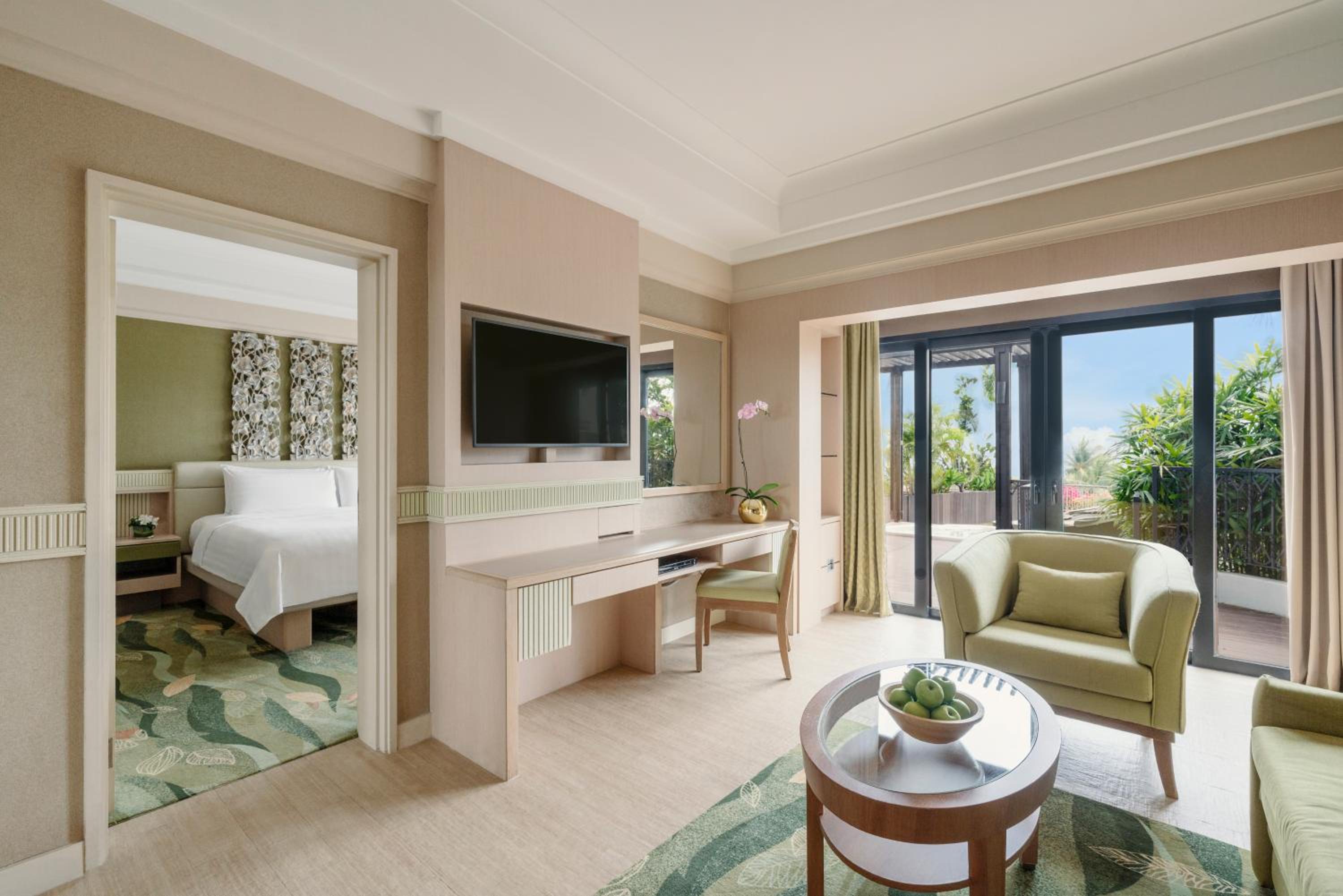 Deluxe Sea View Suite