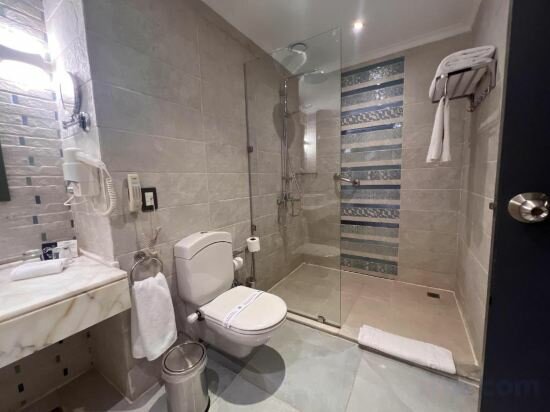 Signature Pool Suite Sea View