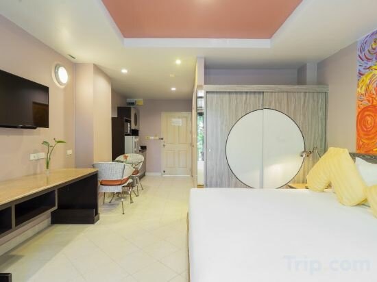 Standard Double Bed With Garden View