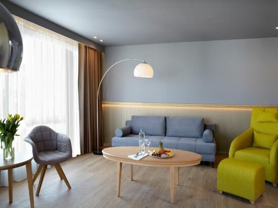 Junior Suite with City View