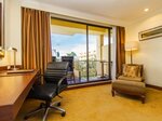 Premium King Room With Garden View в Dusit Thani Pattaya