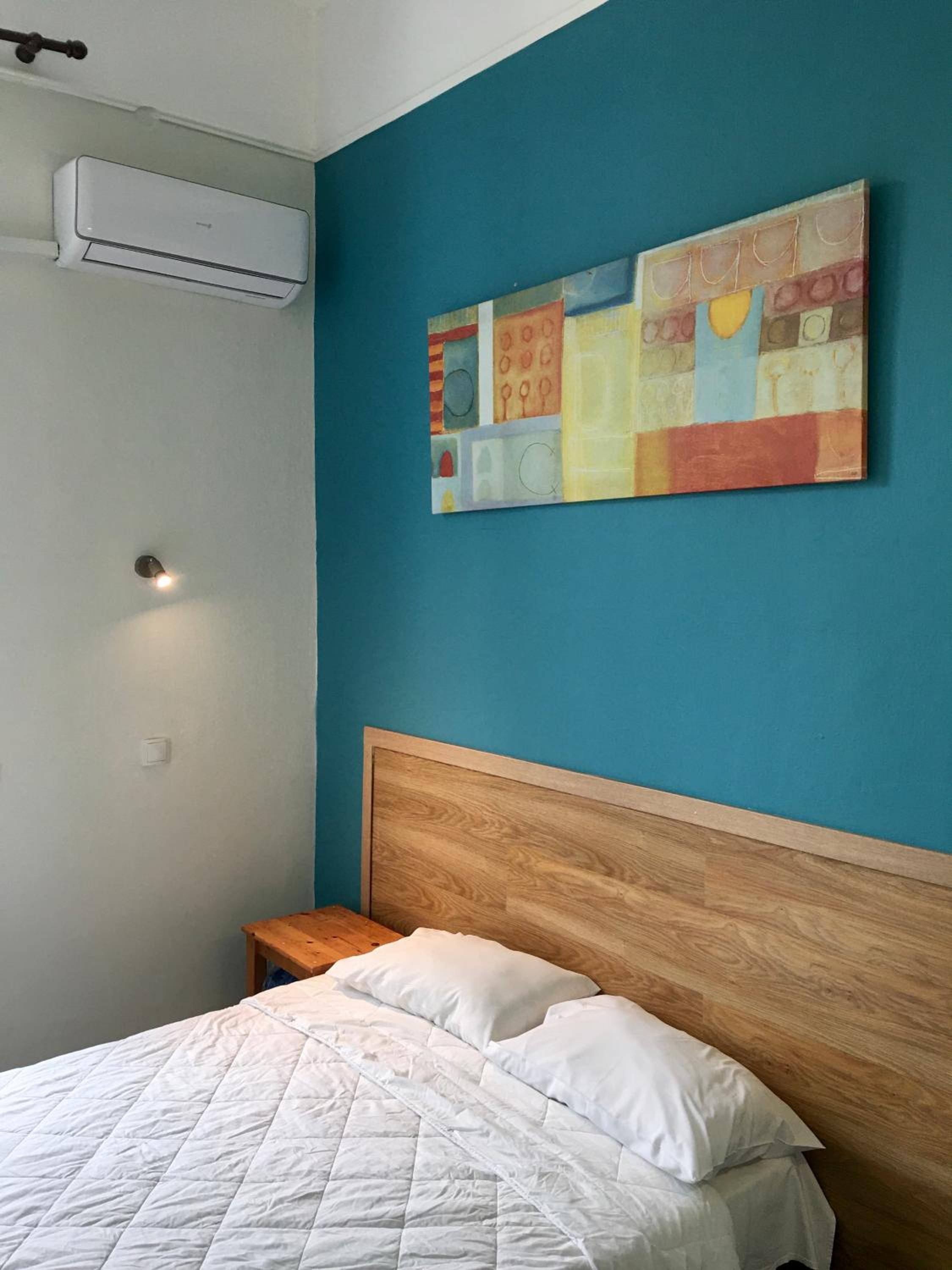 Single Room with Shared Bathroom