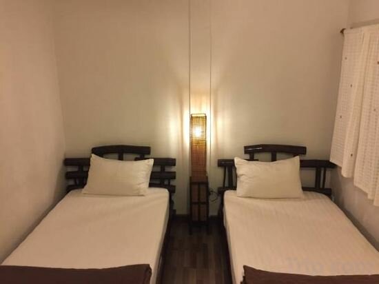Air-Con Double Room(Shared Bathroom)