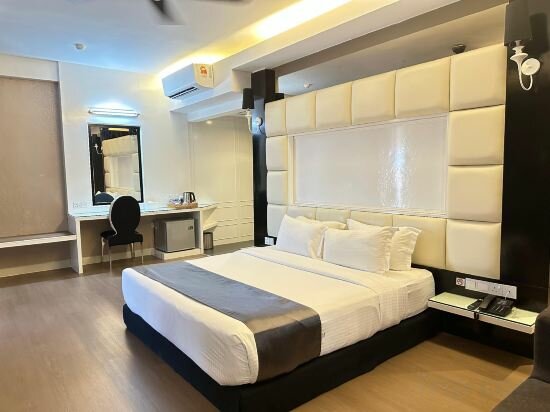 Deluxe Double Suite With Jacuzzi