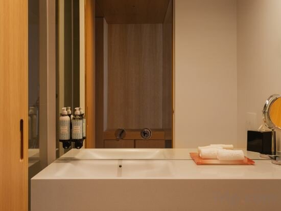 Deluxe Double Room Show View