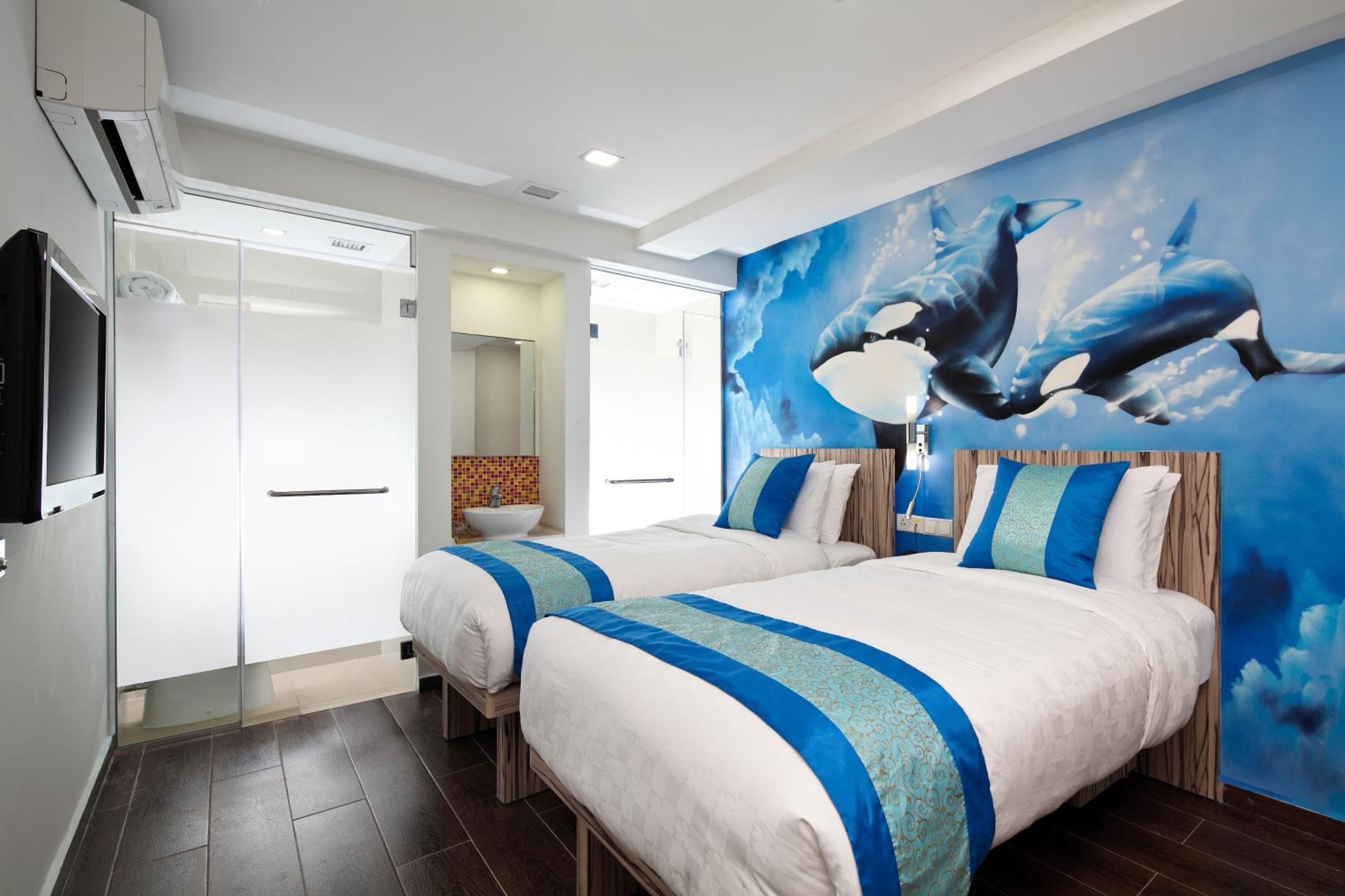 Deluxe Twin Room without window