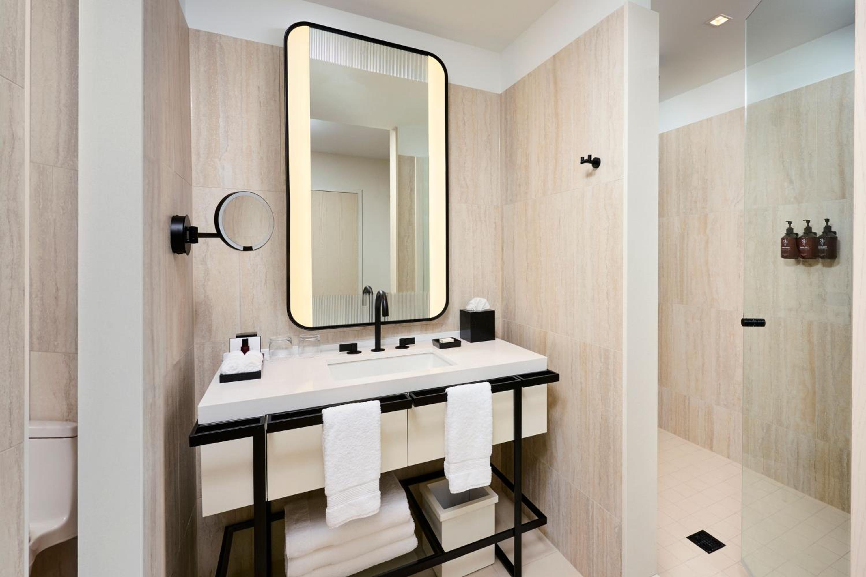 King Studio Suite