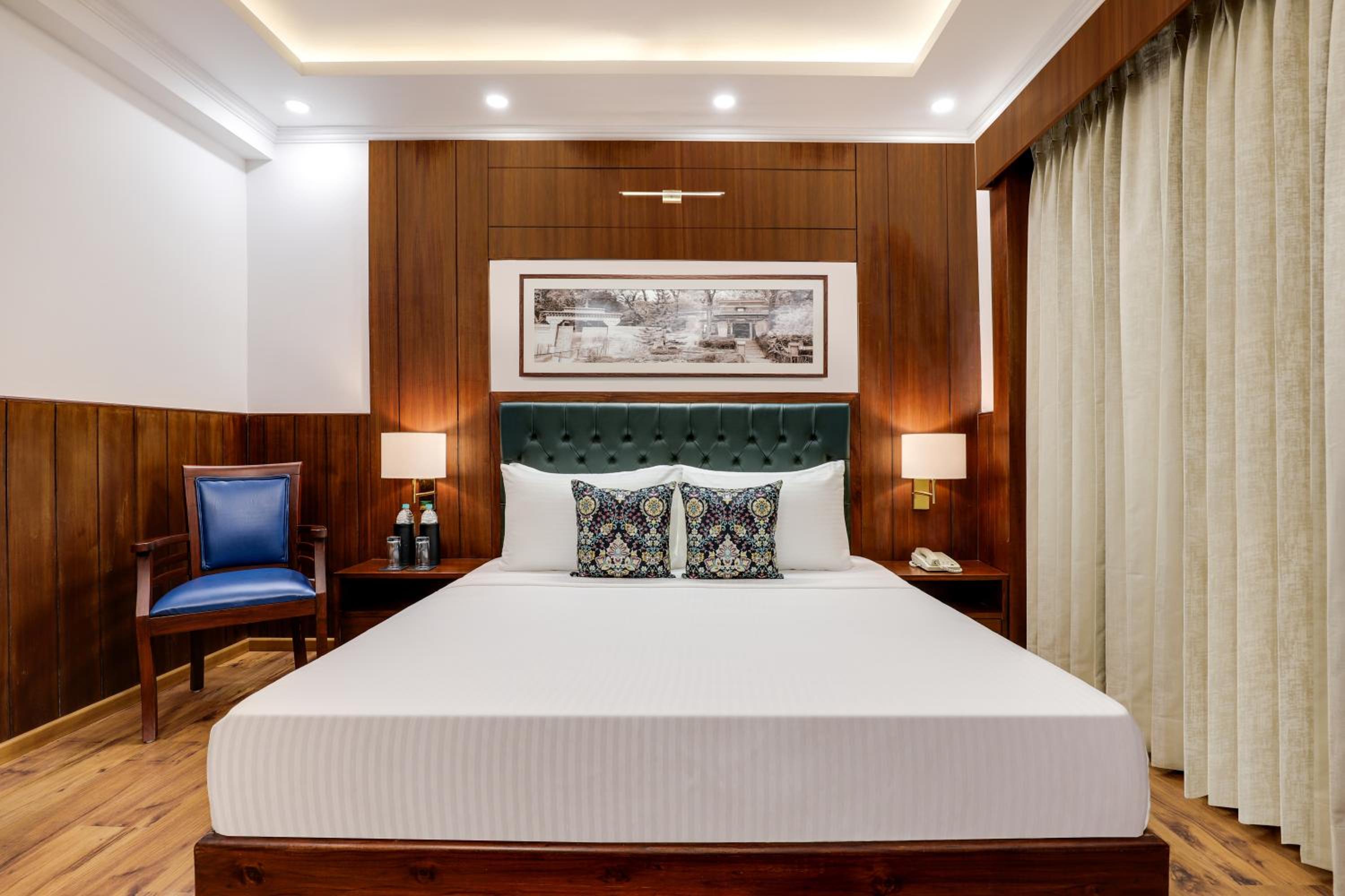 Standard King Room (30% Off on Laundry service for upto 8 clothing item,Complimentary Welcome Drink on arrival and 15% off on 1 session of 60 mins Massage)