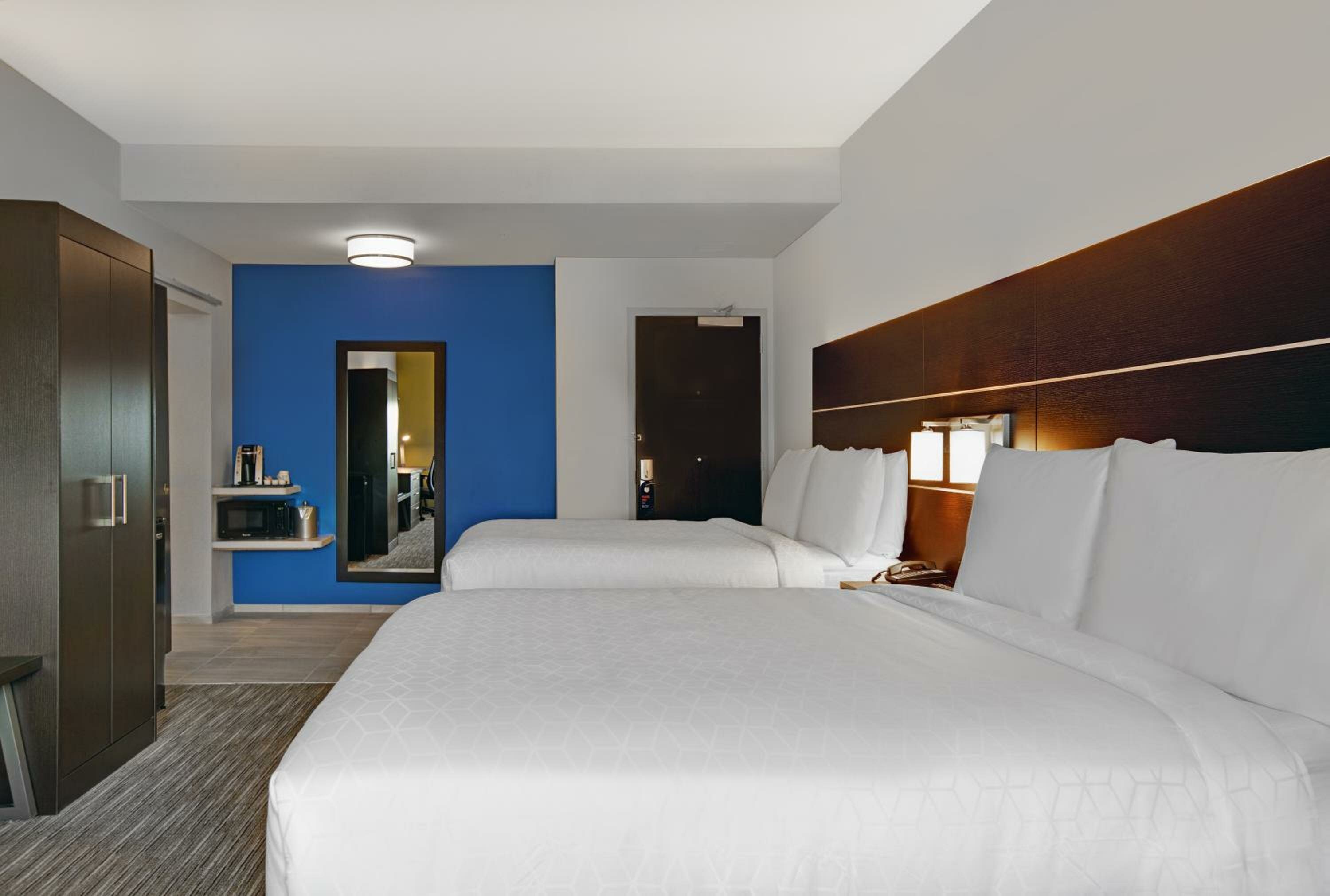 Standard Room with Two Queen Beds