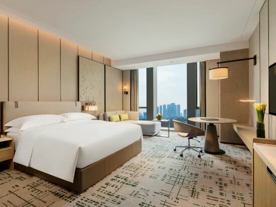 Executive Queen Room