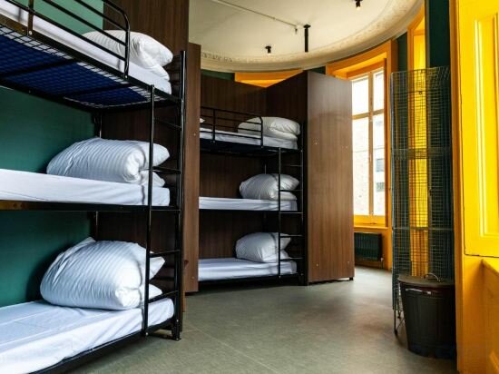 6 Bed Room Shared BathRooms