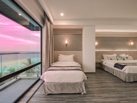 Deluxe Family Room with Balcony and Seaview