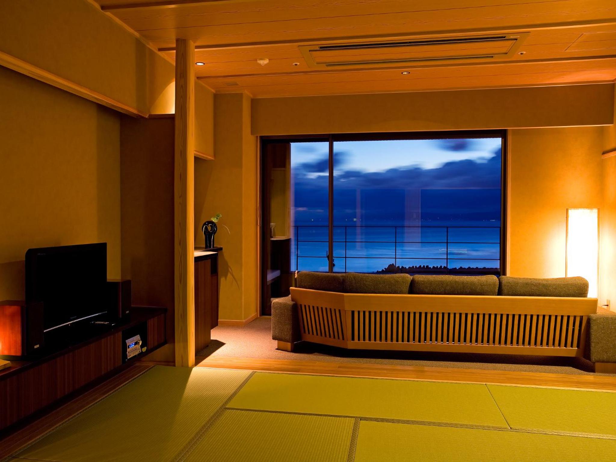 Suite Room with Open-Air Bath - Non-Smoking (2nd-4th Floor)