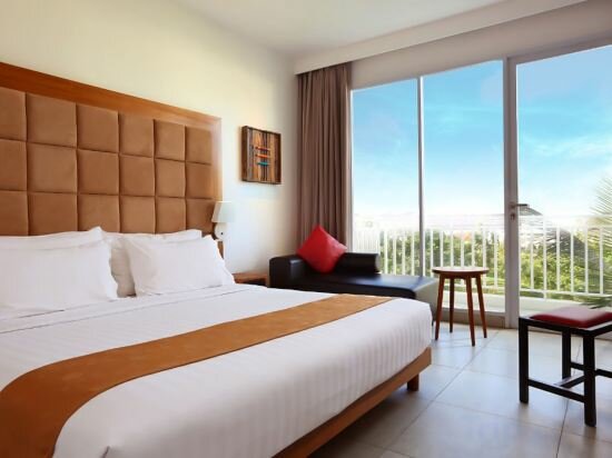 Deluxe Pool View Room With Balcony