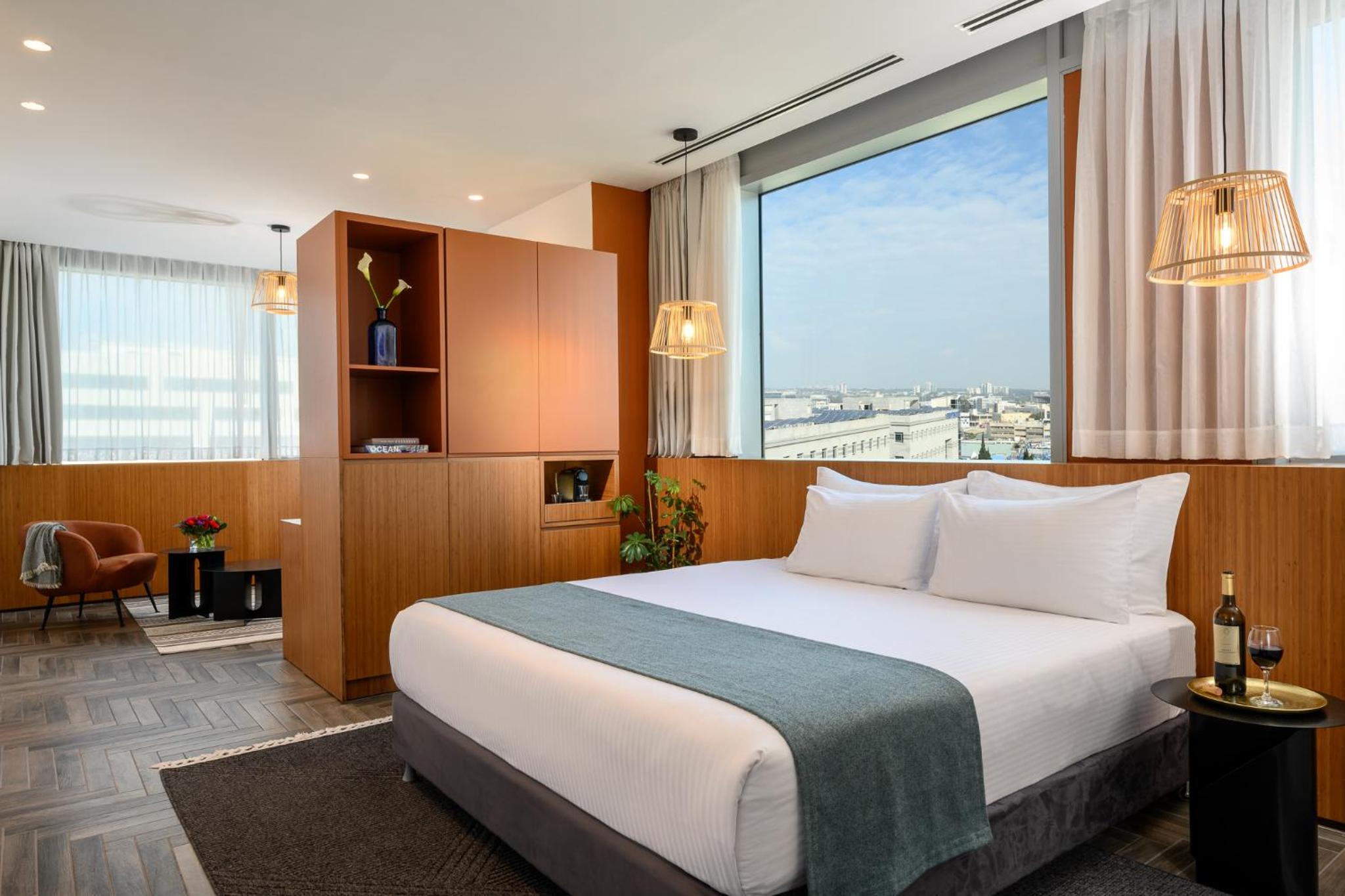 Deluxe Double Room, Business Lounge Access