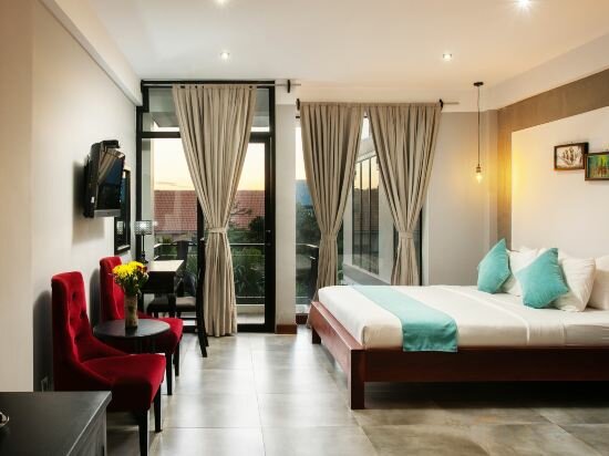 Deluxe Double/Twin Room With Pool View