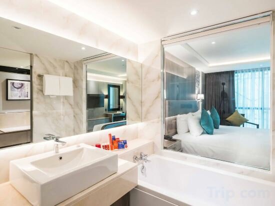 One Bedroom Executive King Suite