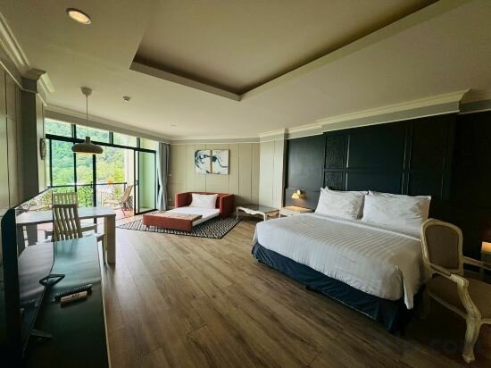 Deluxe Family Sea View Room