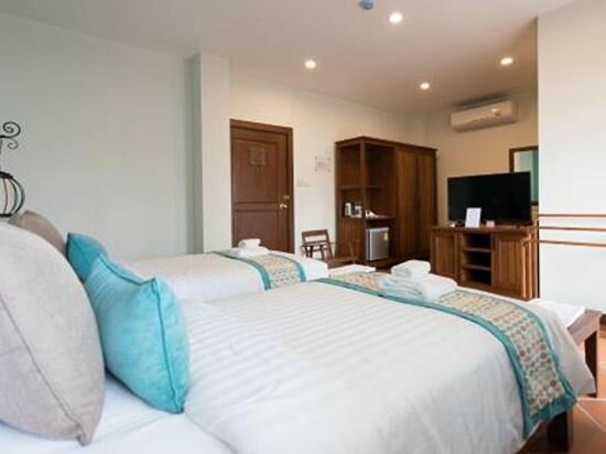 Superior Twin Mountain View