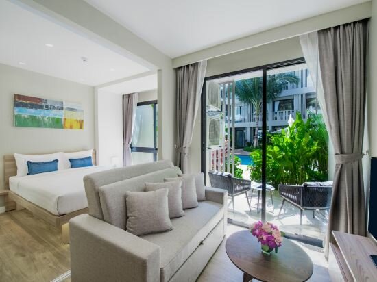 Grand Deluxe Suite Pool Terrace